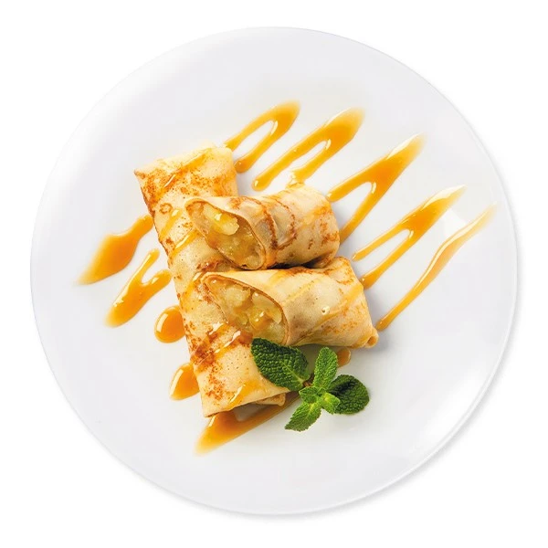 Блины с яблоком и корицей с карамельным соусом